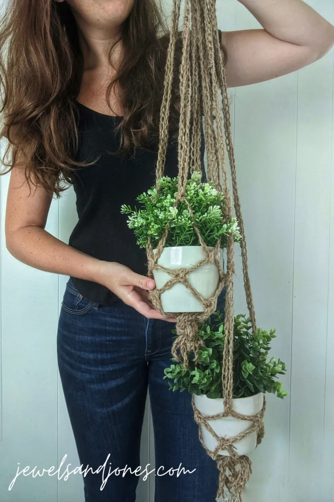 crochet plant hangers, a free guided tutorial