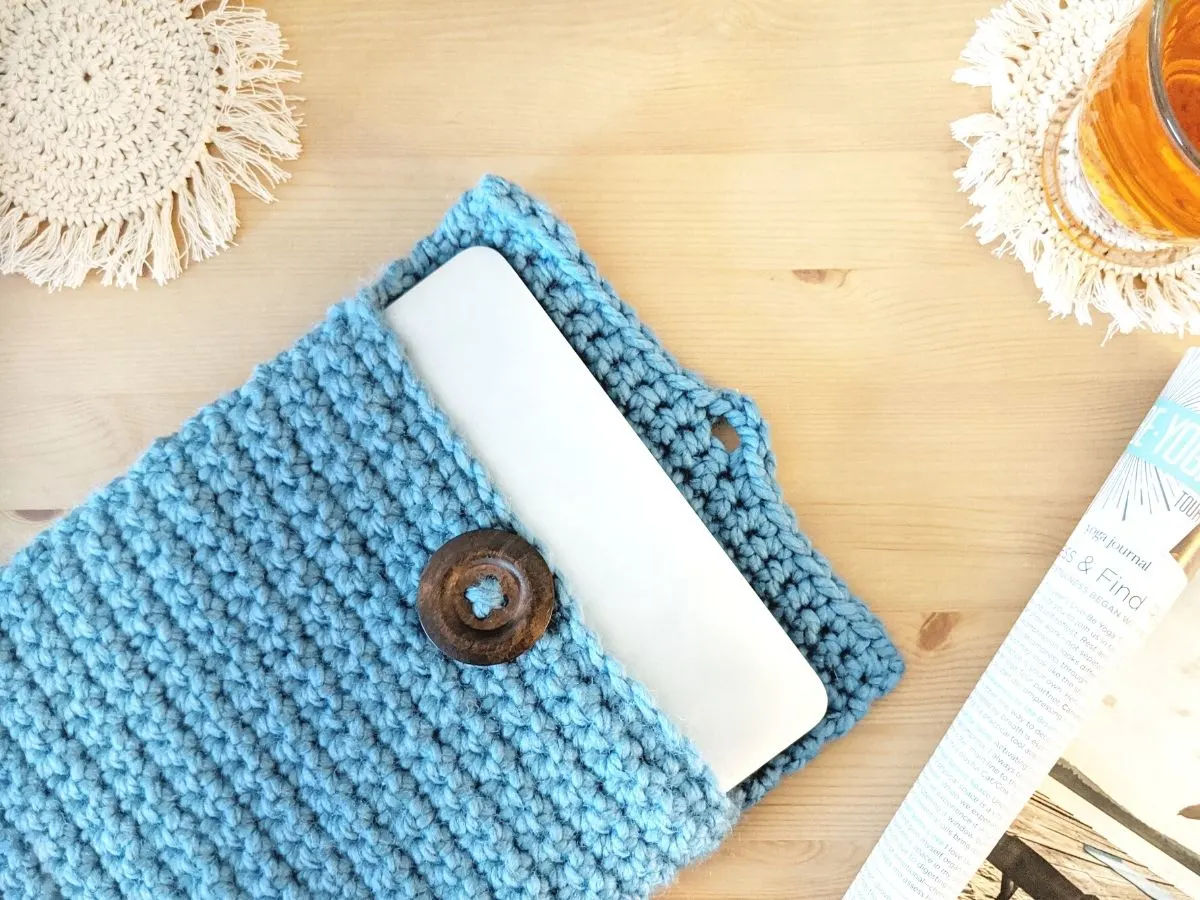 bulky weight crochet laptop case with a button closure