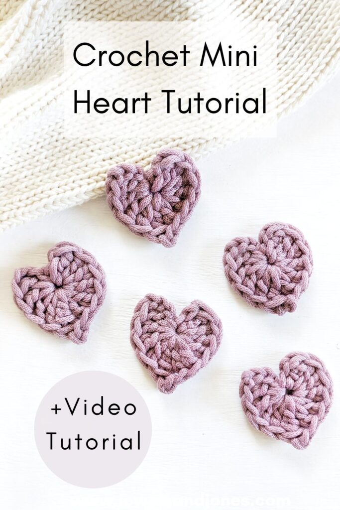 How to crochet a mini heart.