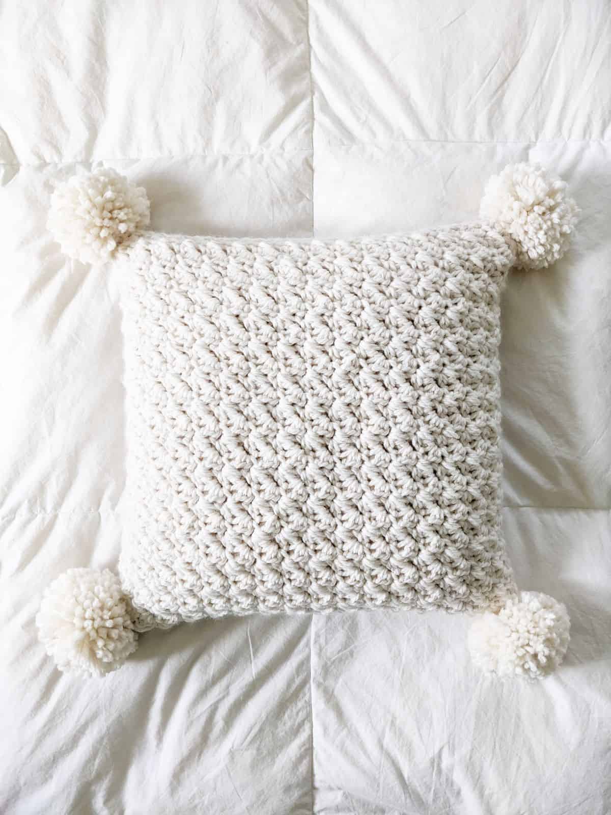 Super Chunky Crochet Pillow Project – Mama In A Stitch