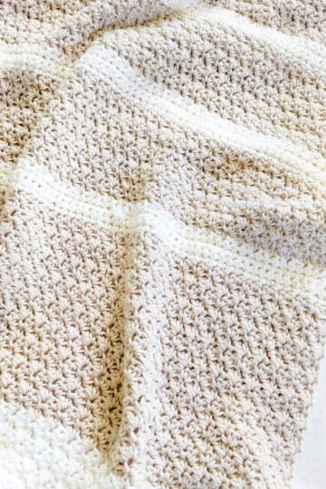 A free crochet baby blanket pattern.