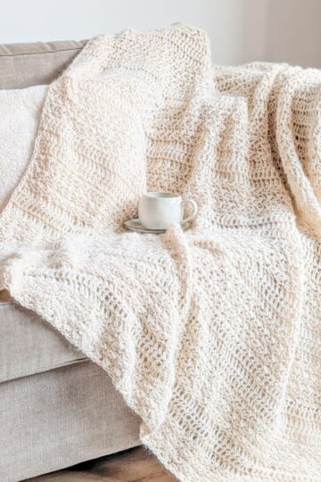 A free large crochet blanket pattern.