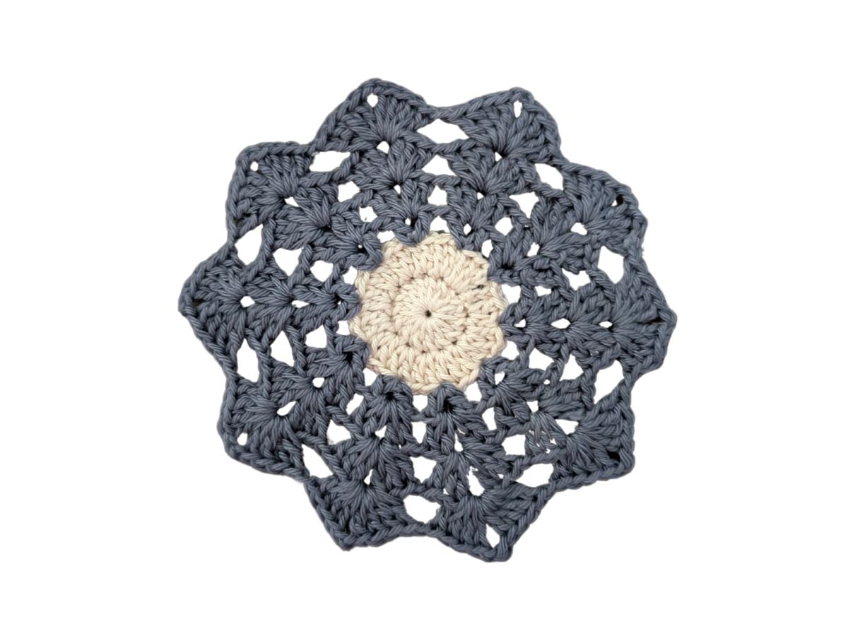 A completed round of double crochets in the round. 