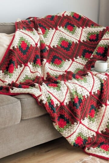 A christmas inspired crochet blanket pattern.